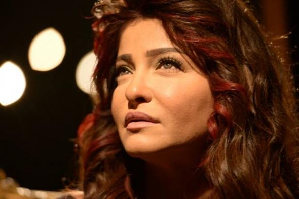 سمرة وعزمي وعلا غانم ينتهون من تصوير مشاهد المطار في "الدنيا مقلوبة"