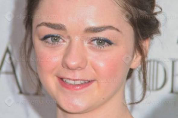 بطلة Game of Thrones تحصل على دروس في القيادة