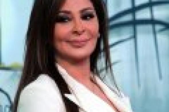 إليسا تحتفل بـ12 مليون متابع على "فيس بوك"