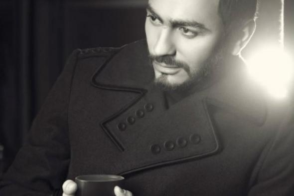 تامر حسني ينعي وفاة والد حماقي ووالدة عمرو وعماد أديب