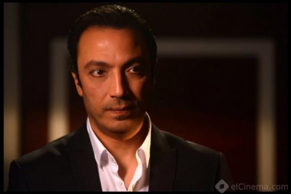 طارق لطفي يستعد لمشاهد المطاردات والمفرقعات في "عد تنازلي"