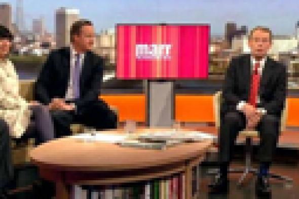 بالفيديو-مذيع BBC لرئيس وزراء بريطانيا: اخرس.. انتهى الوقت!