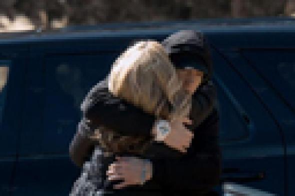 بالفيديو: إيمينم يعتذر لوالدته عن اساءته لها في أغانيه