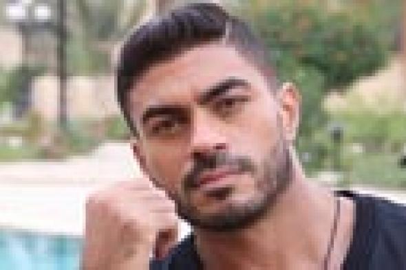 بالفيديو: "ذبابة" تفسد مشهد لخالد سليم في "سيرة حب"