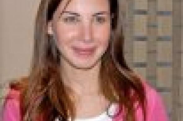 بالفيديو: نانسي عجرم تطرح برومو كليب "مش فارقة كتير"