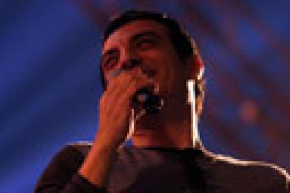 شاهد: كليب إيهاب توفيق وجون روك "The Light"