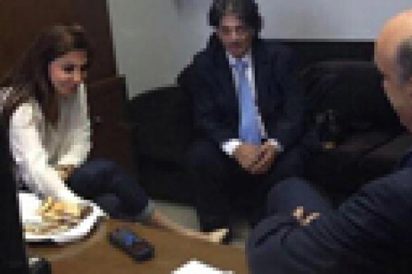 بالصور: إليسا تدعم سمير جعجع لرئاسة لبنان