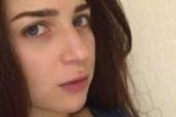 صورة: مي عز الدين مغرمة بأحدث بنات أحمد زاهر