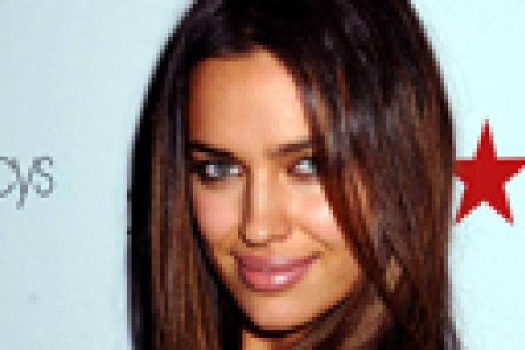 صورة: صديقة رونالدو تتضامن مع فتيات نيجيريا بصورة شبه عارية