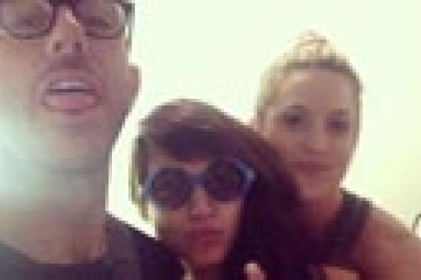 بالصور: ساندي تستعين بمصفف شعر مايلي سايرس