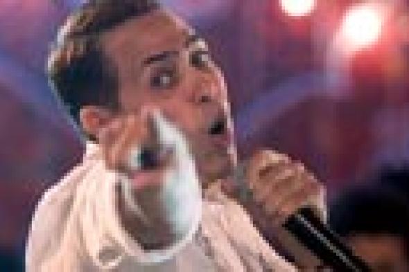 حكيم للعمايري: "ماتعيطش مش هجيب لك آيس كريم"