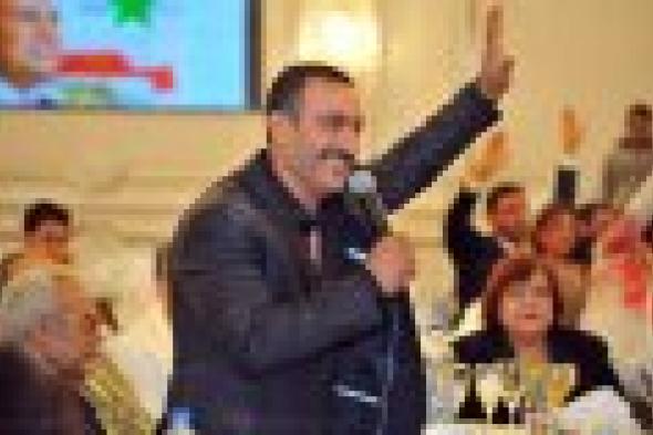 بالصور: السيسي بحث أحوال الفن مع الفنانين خلال لقائه بهم