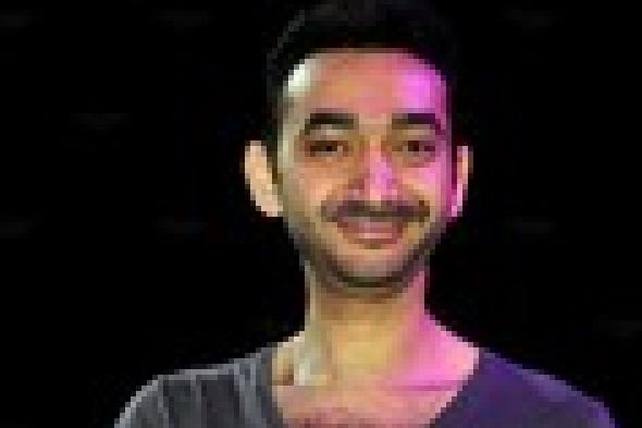 بالفيديو: بعد كرة القدم.. نادر حمدي يلعب الإسكواش