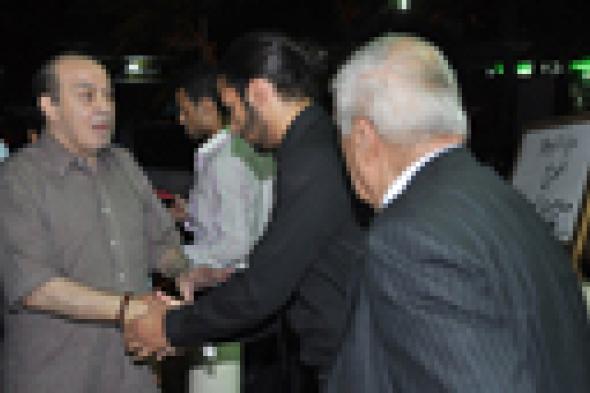 بالصور: ظهور نادر للمنتصر بالله في عزاء مدحت السباعي