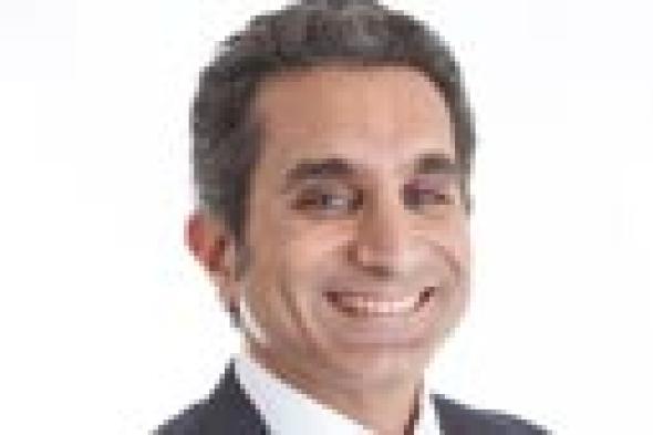 باسم يوسف بعد قرار التأجيل: #يحيا_البرنامج