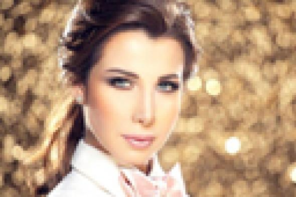 بالفيديو: نانسي عجرم تكتشف خيانة حبيبها في "مش فارقة كتير"