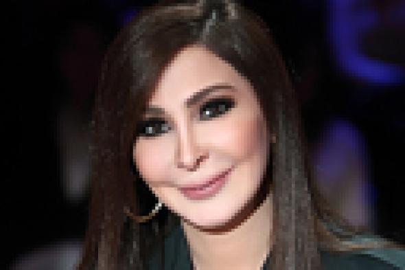 إليسا تستعد لجلسة تصوير غلاف ألبومها الجديد