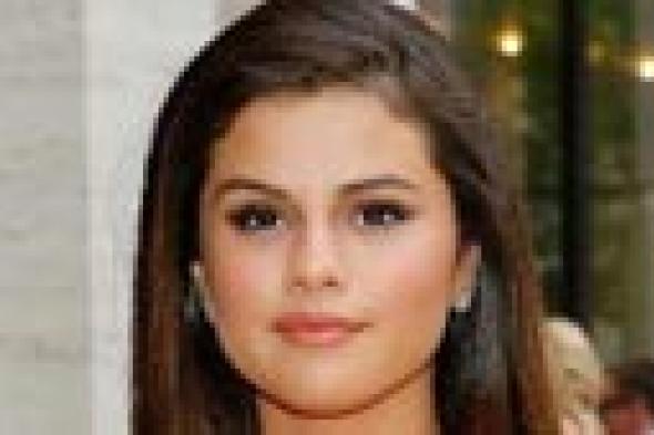 تقارير: سيلينا جوميز تحارب هذا المرض في الخفاء