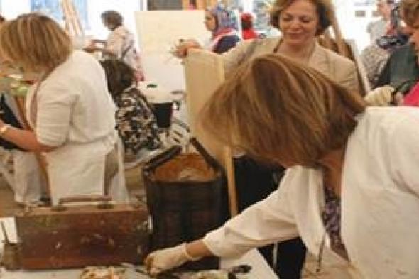 مدينة المنستير التونسية تحتضن فنانات عصاميات