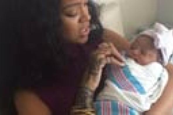 صور: ريانا تعيش لحظات أمومة بعد نيلها لقب "عمة"