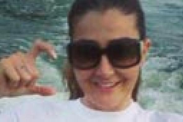 غادة عبد الرازق عن زيارة السيسي لضحية "تحرش التحرير": يا بختها!