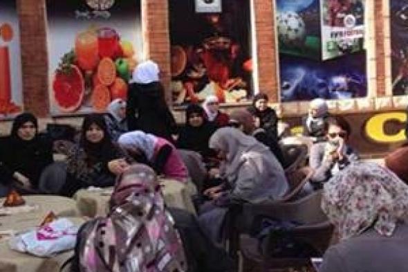 المرأة السورية جسر عبور عائلتها إلى الحياة