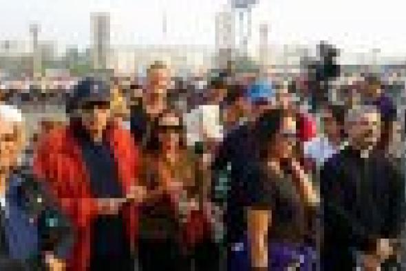 بالصور: كيف تمت دعوة الفنانين في مارثون السيسي للدراجات؟!