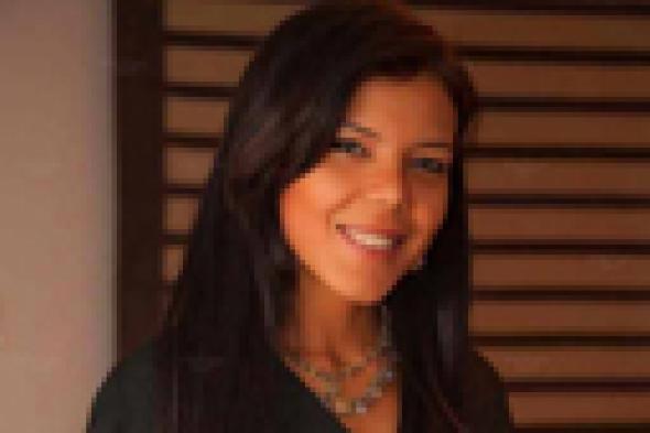 ناهد السباعي تطالب السيسي باصلاح طرق الموت بدلا من ركوب الدرجات عليها