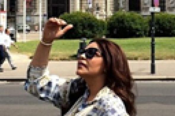 صورة: أحلام تحتفل بعيد زواجها في فيينا