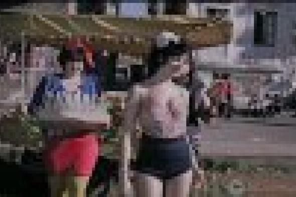 شاهد بالصور: ماريا تعلق على ملابسها المثيرة في كليبها الجديد!