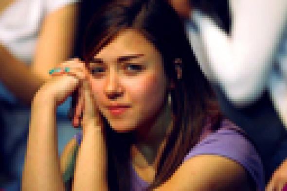 صورة: سارة سلامة تحقق حلمها بمقابلة عمرو دياب