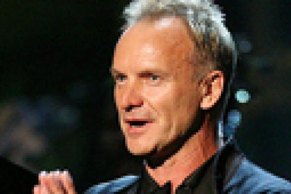 ستينج يحرم أبناؤه من ثروته بعد وفاته