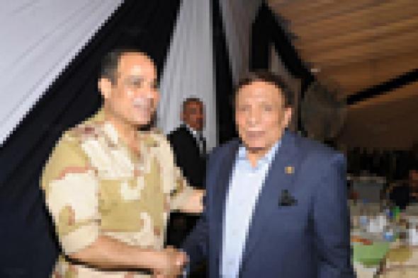 فيديو: عادل إمام يتبرع بـ 52.5 مليون جنيه لمصر