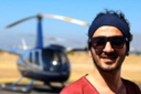 بالفيديو: ميسي يطلب من أحمد حلمي التقاط صورة معه