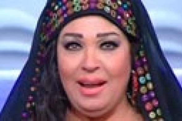 بالفيديو: وطنية فيفي عبده تنهار أمام خوفها من البحر في "رامز قرش البحر"