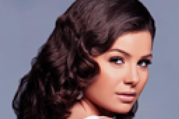 يسرا اللوزي تستغيث من انقطاع المياة عنها!