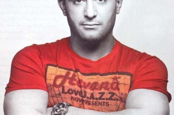 السقا يصالح مصور "رامز قرش البحر" بعد تعديه عليه بالضرب