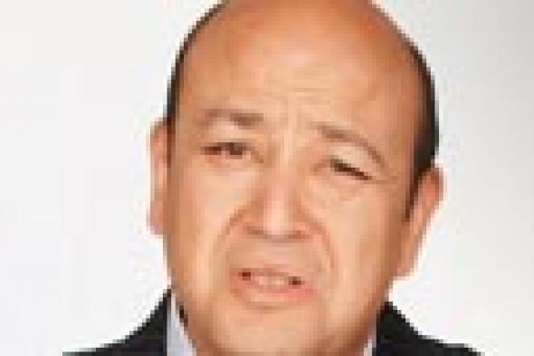 بالفيديو: عمرو أديب يغني على الهواء