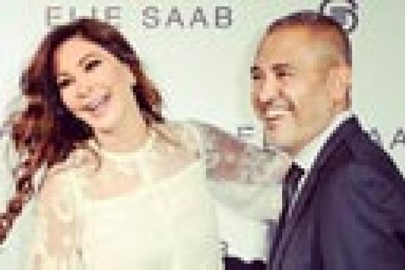 بالصور: إليسا تساند إيلي صعب بفستان أبيض قصير في باريس