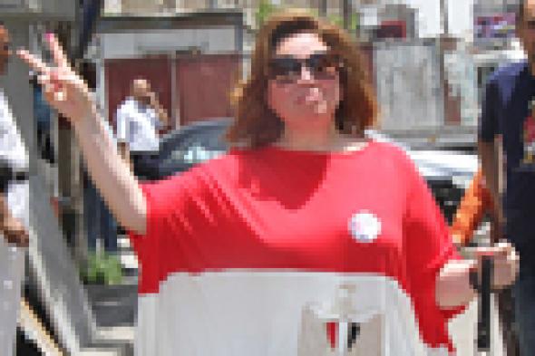 بالفيديو: أحمد بدير ونيللي ورغدة وإلهام شاهين يغنون "مصر ضد الإرهاب"