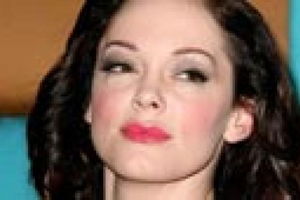 بالصور: ممثلة تسب من شبهها بمايكل جاكسون بعد خضوعها لجراحة تجميل