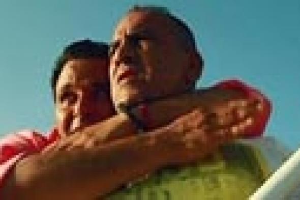 بالفيديو: محمد لطفي يلكم جنود "فؤش".. وفؤاد يصالحه بـ "تسلم الأيادي"