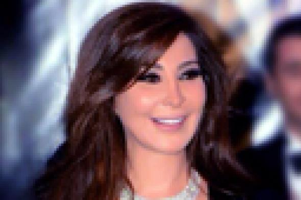 بالصور: موجة غضب لسهرة إليسا مع أصدقائها