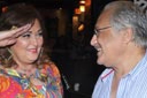 صورة: نهال عنبر تؤدي التحية العسكرية لخالد زكي في سحور محمد الشقنقيري