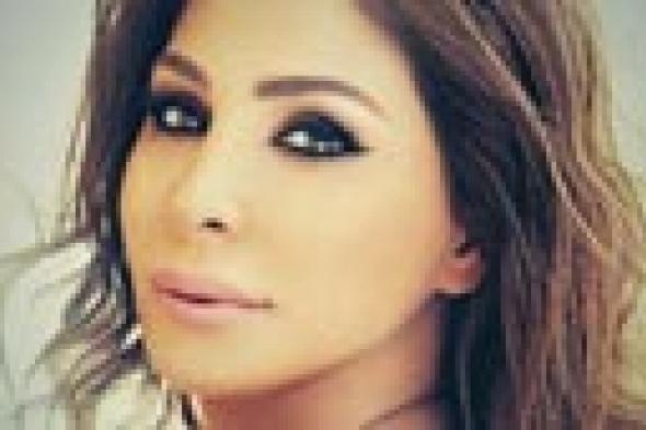 إليسا: عادل إمام أسطورة في "صاحب السعادة"