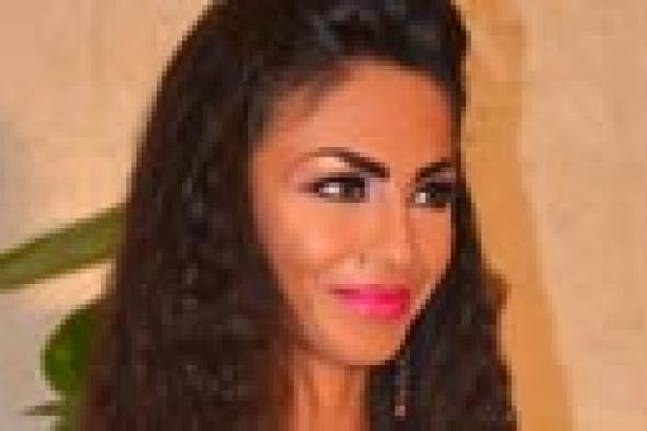 دوللي شاهين: "ظرف صحي" جريمة في حق السينما