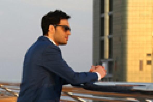 بالفيديو: رامي جمال يبحث عن حبيبته في "فترة مش سهلة"