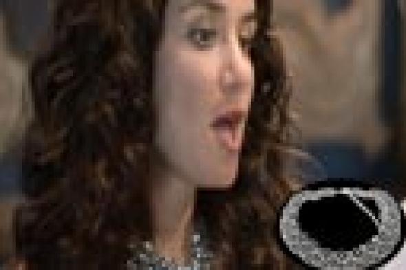 عقد غادة عادل في "سرايا عابدين" طراز 2014 وثمنه 356 جنيه!