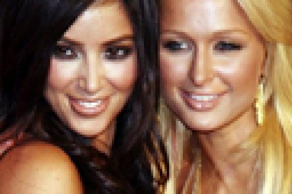 بالصور: كيم كارداشيان وباريس هيلتون تتصالحان بعد أزمة الفيلم الجنسي