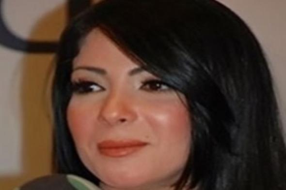 مني ذكي تجسد معاناه المرأة فى مسلسلها الاذاعي الجديد